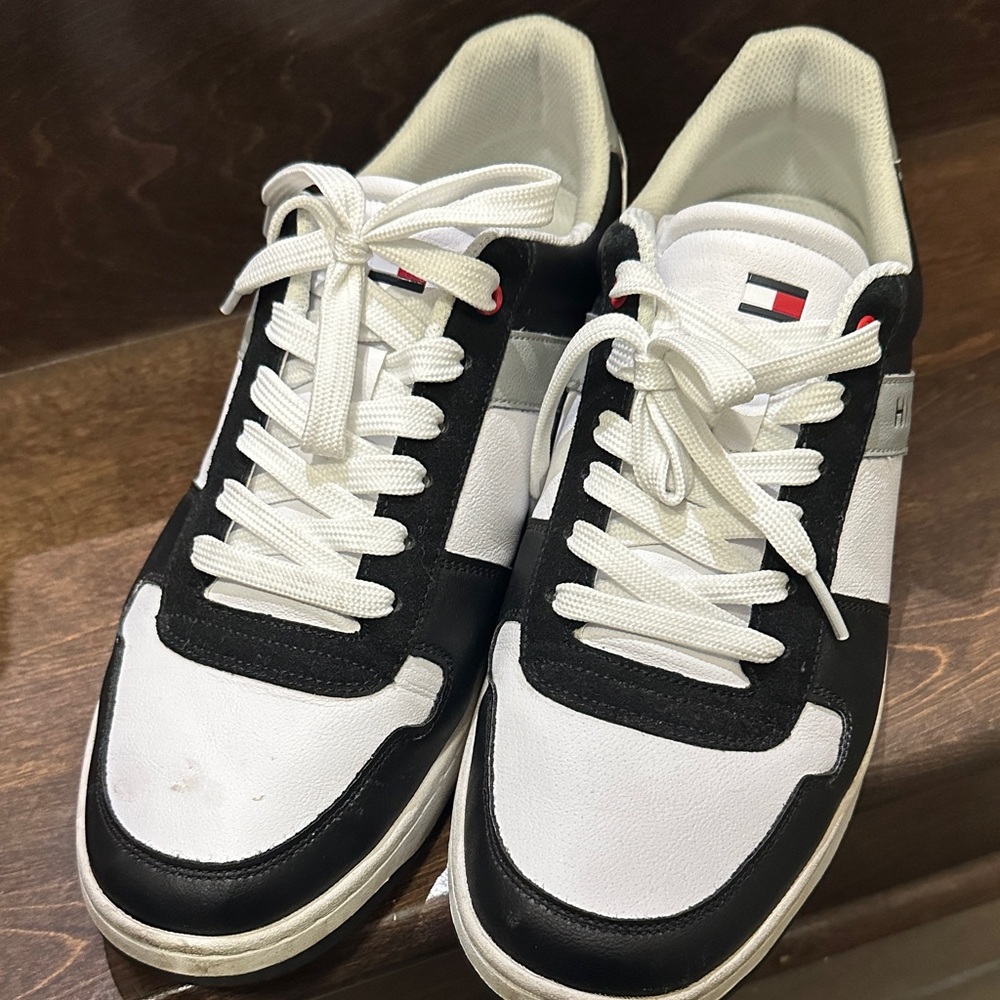Tommy Hilfiger Men's Black and White Casual Sneakers size11